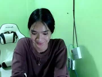 Innocent_reign69  live sex cam