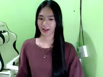 Innocent_reign69  live sex cam