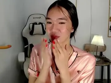 Innocent_reign69  live sex cam