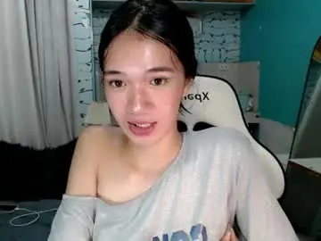 Innocent_reign69  live sex cam