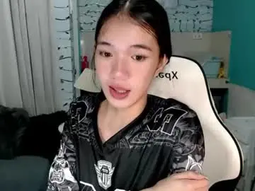 Innocent_reign69  live sex cam