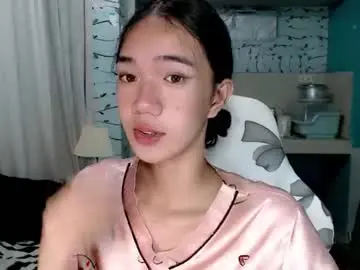 Innocent_reign69  live sex cam