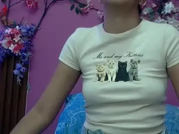 Skinnybarbie022  live sex cam