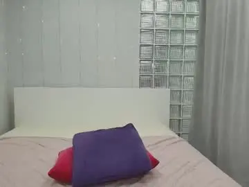 Brightly_heizer  live sex cam