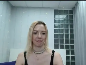 Brightly_heizer  live sex cam