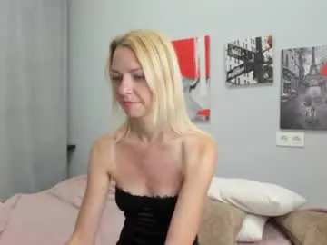 Brightly_heizer  live sex cam