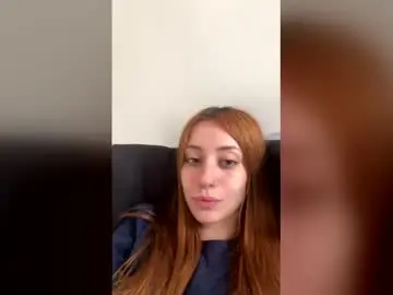 Emillyfeet  live sex cam