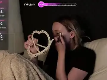 Fluffy_cloude  live sex cam