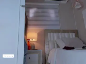 Isabela__x  live sex cam