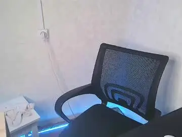 Milia21  live sex cam