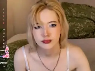 Moonlitasuna  live sex cam