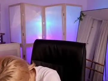 Moonlitasuna  live sex cam