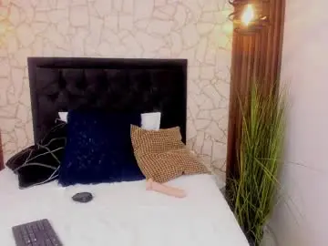 Antoneella_russo  live sex cam