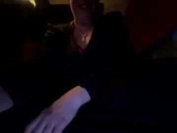 Loveitup3405  live sex cam