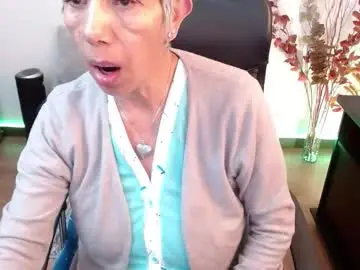 Momdevora  live sex cam