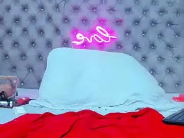 Naomi_viper_  live sex cam