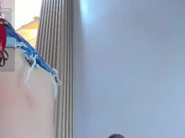 Naomi_viper_  live sex cam