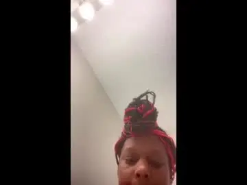 Queenzoria13  live sex cam