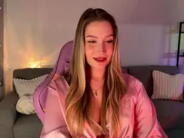 Shy_bee  live sex cam