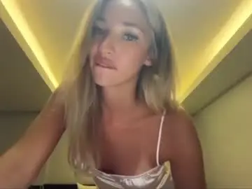 _secretdesire  live sex cam