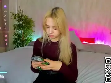 Alli_aster  live sex cam