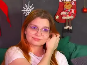 Bellamarebelle  live sex cam