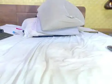 Bigroundbooty_  live sex cam