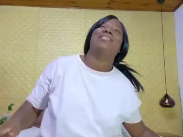 Bigroundbooty_  live sex cam