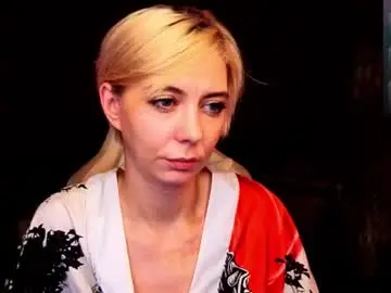 Blond_ice_ann  live sex cam