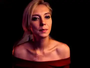 Blond_ice_ann  live sex cam