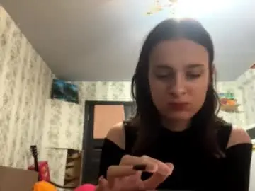 Blondellpomarico  live sex cam