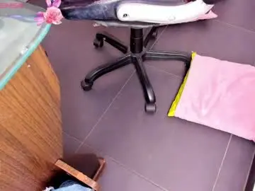 Katydeliz  live sex cam