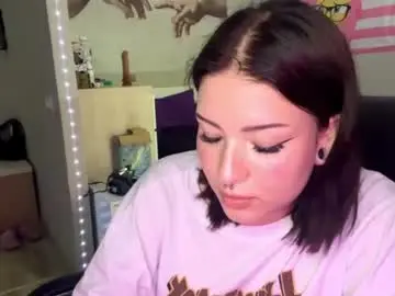 Lyna25  live sex cam