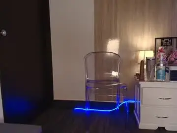 Maddyluxe  live sex cam