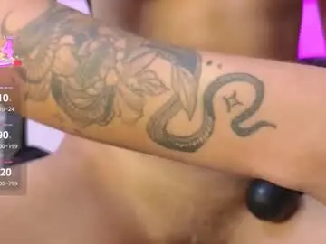 Rose_baker_  live sex cam