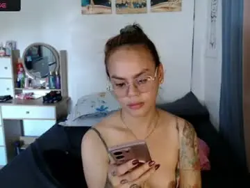 Superhotvaleria  live sex cam
