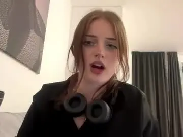 Alenemckague  live sex cam