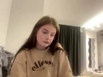 Alenemckague  live sex cam