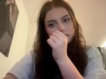 Alenemckague  live sex cam