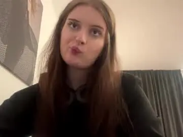 Alenemckague  live sex cam