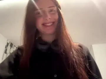 Alenemckague  live sex cam