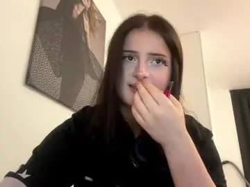 Alenemckague  live sex cam
