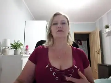 Emillykiss  live sex cam
