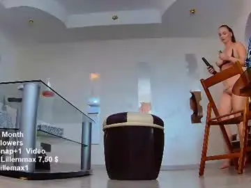 Lillemax  live sex cam
