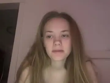 Maddybabyy223  live sex cam