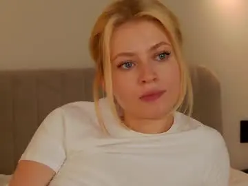 Mozaly  live sex cam