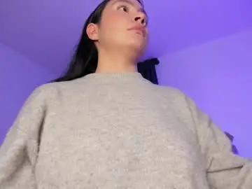 Perlaa7  live sex cam