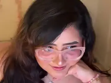 Pillowminx  live sex cam