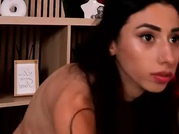 Tiacyrrus  live sex cam