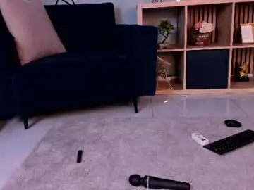 Tiacyrrus  live sex cam